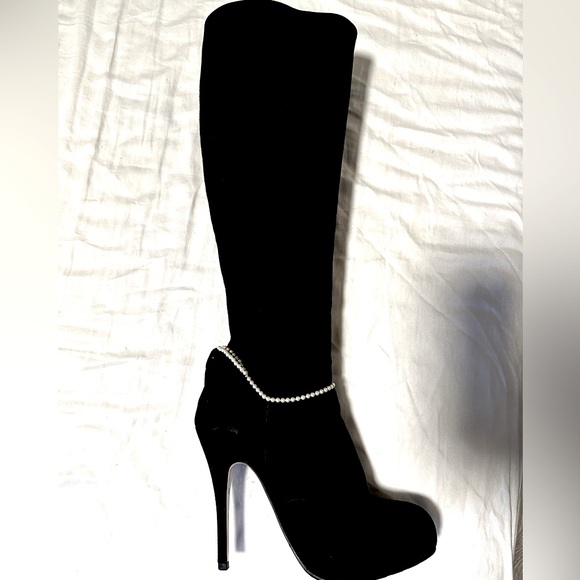 Gorgeous Valentino suede knee high boots - Picture 1 of 5